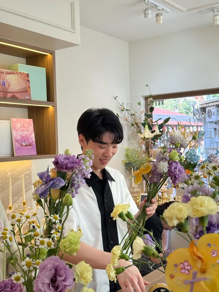 โอ๊ต - ธาราธร พุ่มโพธิงาม