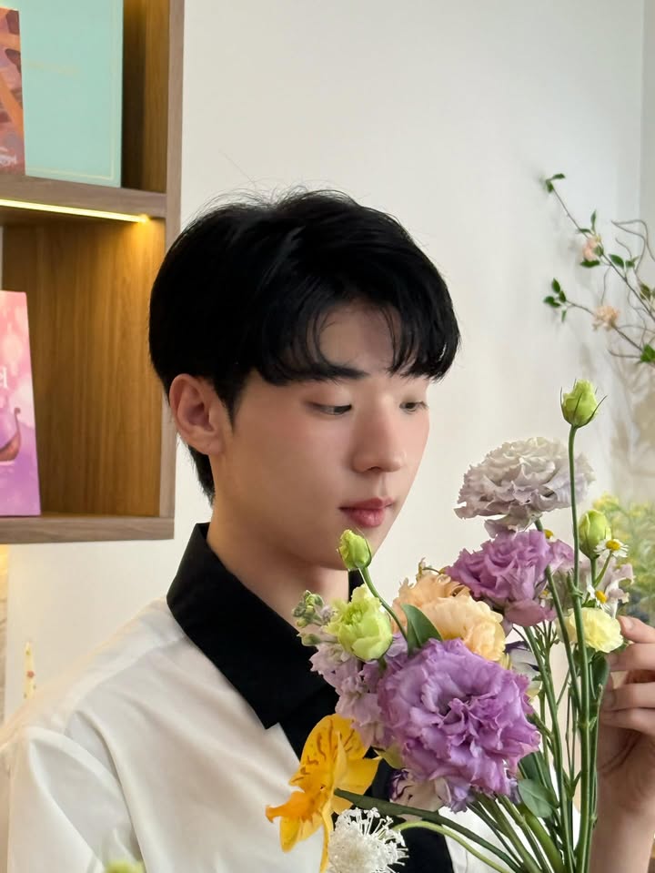 โอ๊ต - ธาราธร พุ่มโพธิงาม