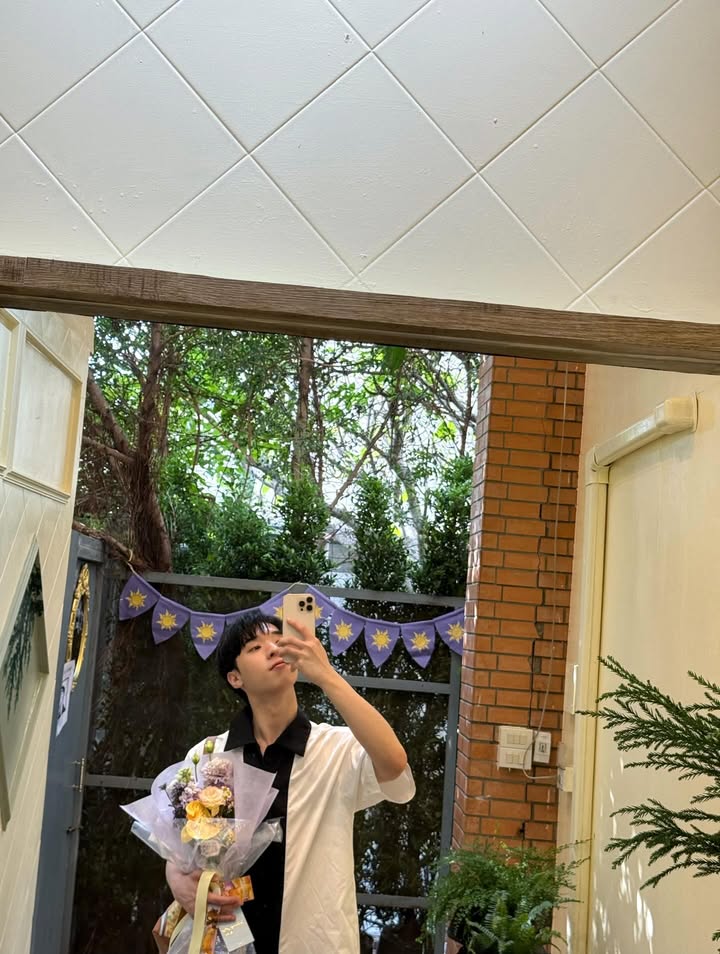 โอ๊ต - ธาราธร พุ่มโพธิงาม