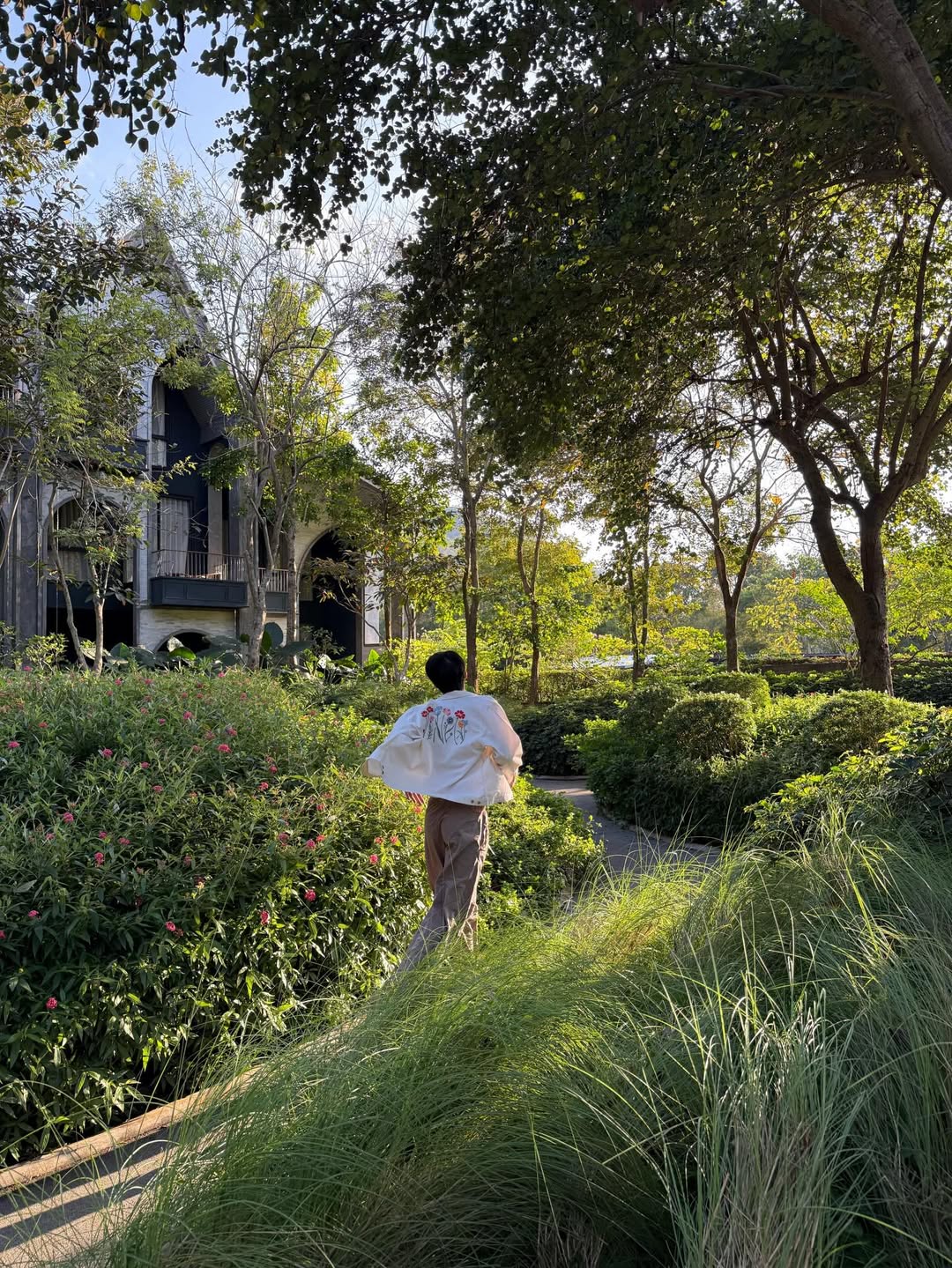 โอ๊ต - ธาราธร พุ่มโพธิงาม