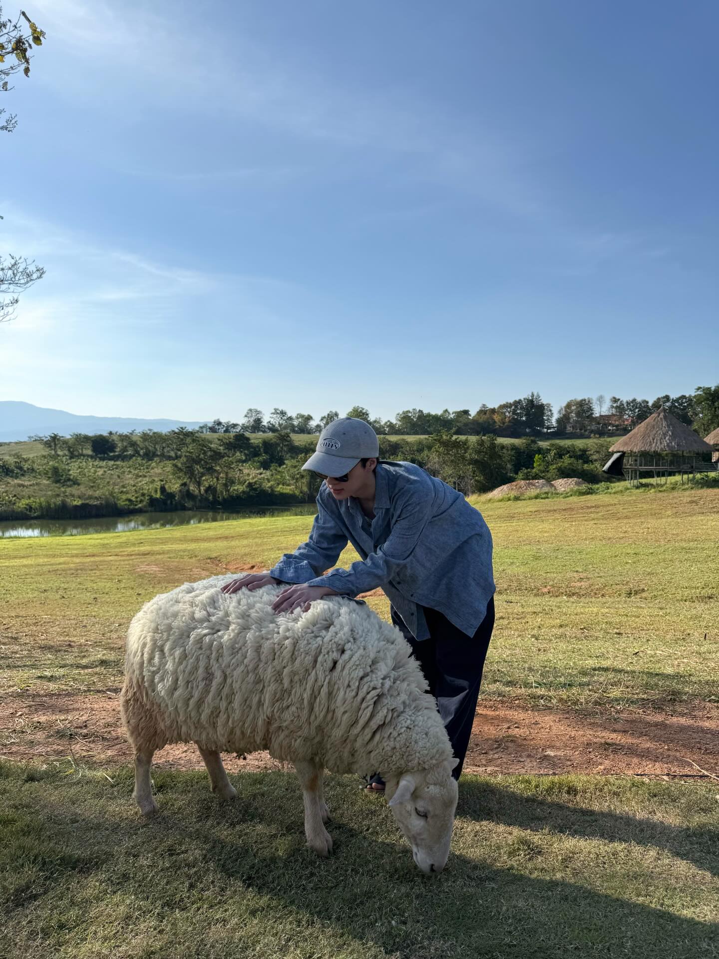 โอ๊ต - ธาราธร พุ่มโพธิงาม