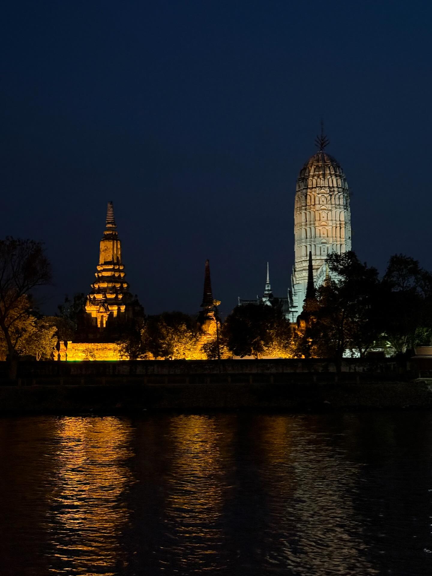 โอ๊ต - ธาราธร พุ่มโพธิงาม