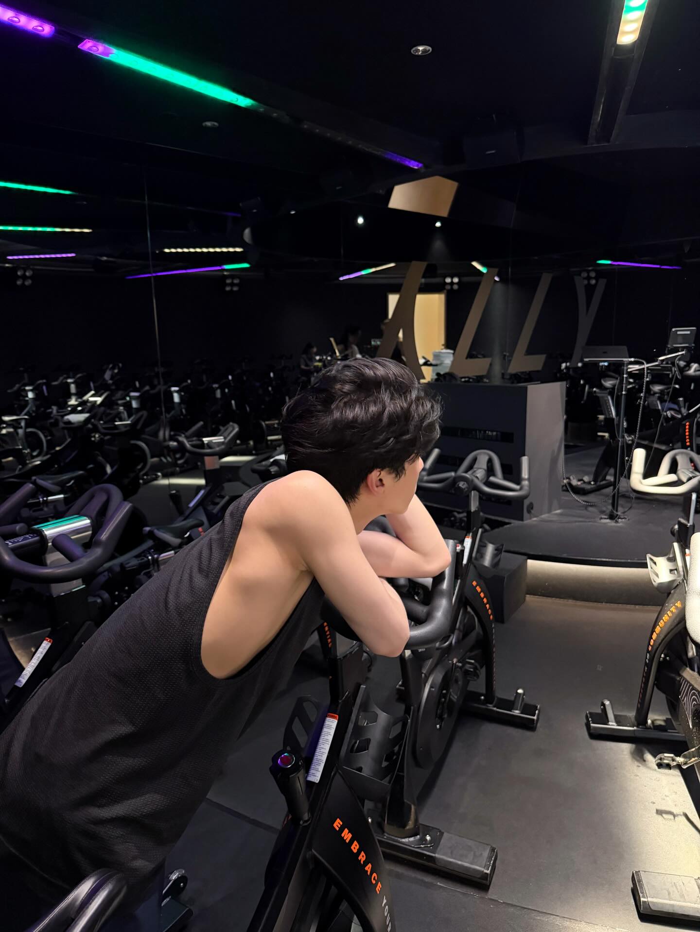 โอ๊ต - ธาราธร พุ่มโพธิงาม