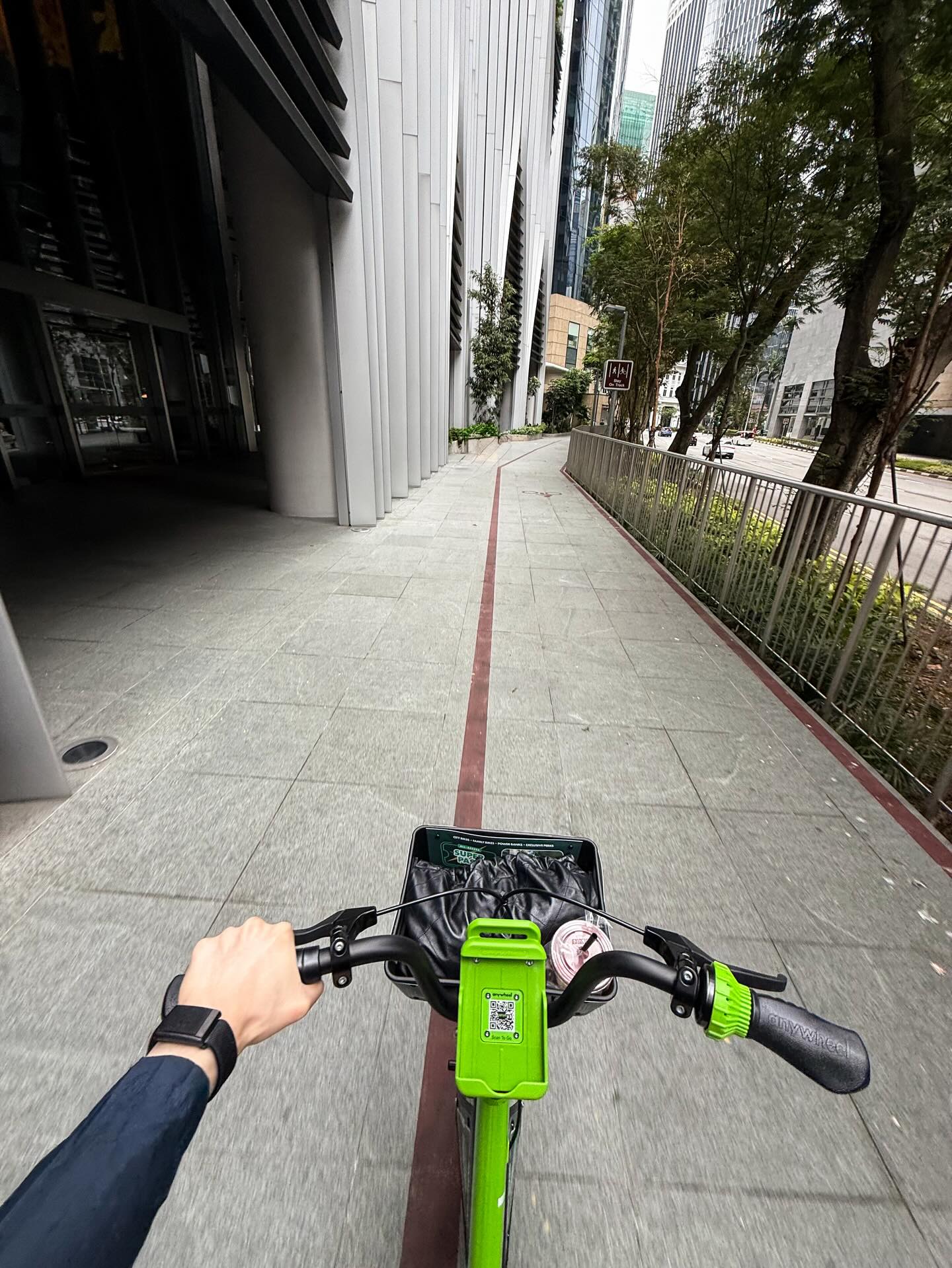 โอ๊ต - ธาราธร พุ่มโพธิงาม