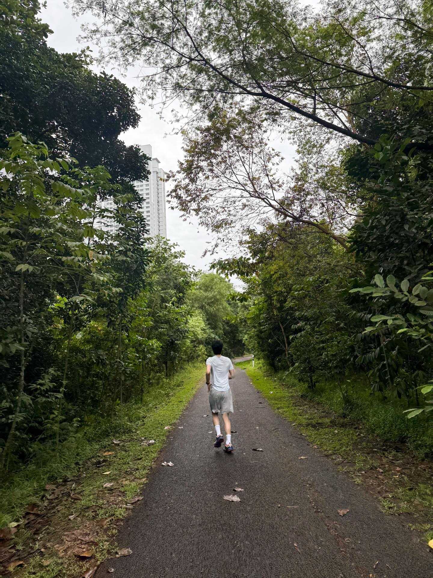 โอ๊ต - ธาราธร พุ่มโพธิงาม