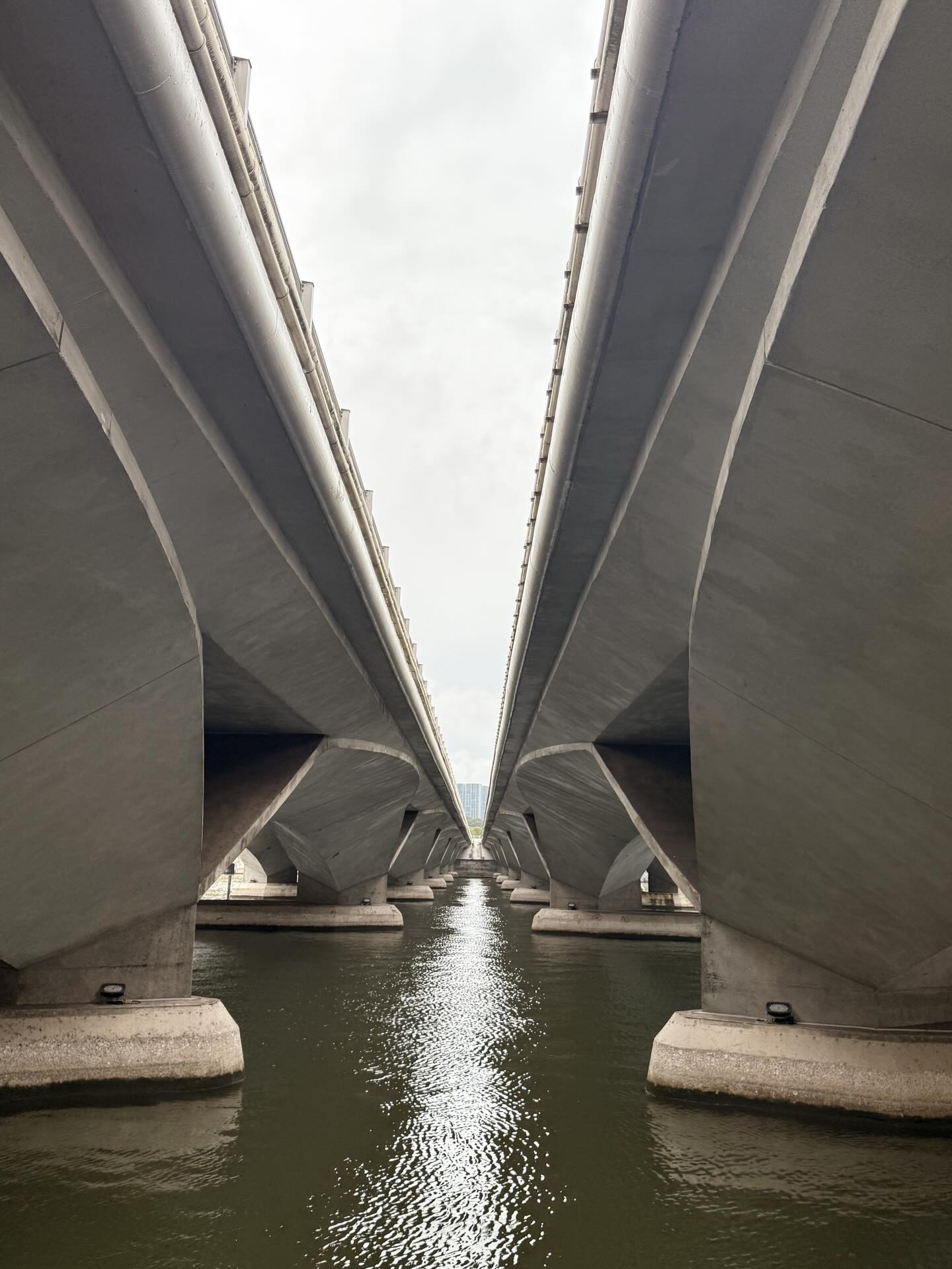 โอ๊ต - ธาราธร พุ่มโพธิงาม