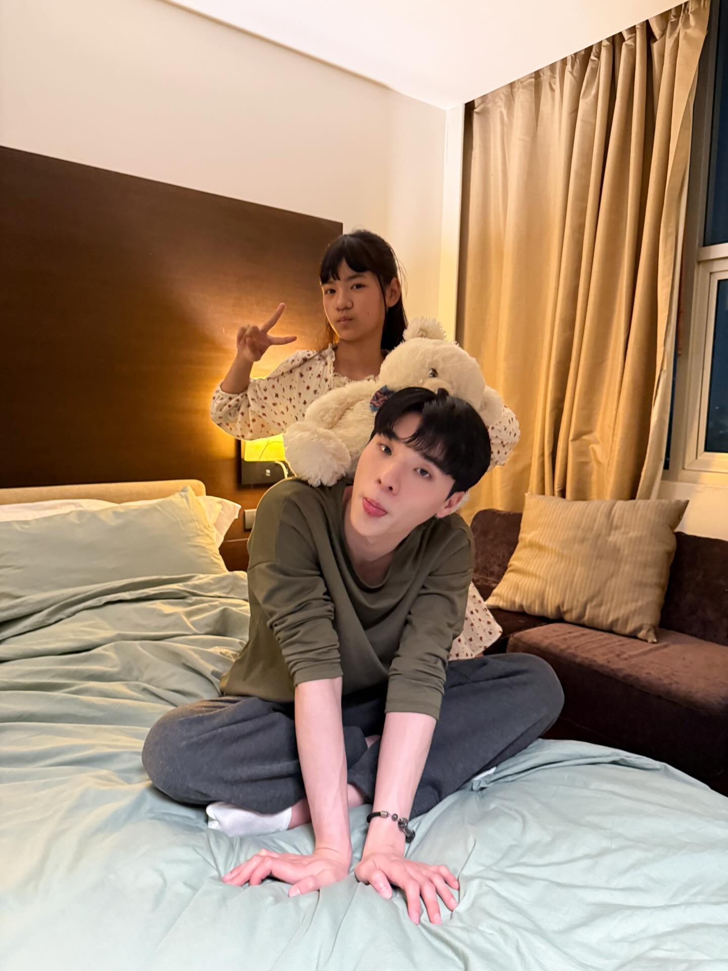 โอ๊ต - ธาราธร พุ่มโพธิงาม