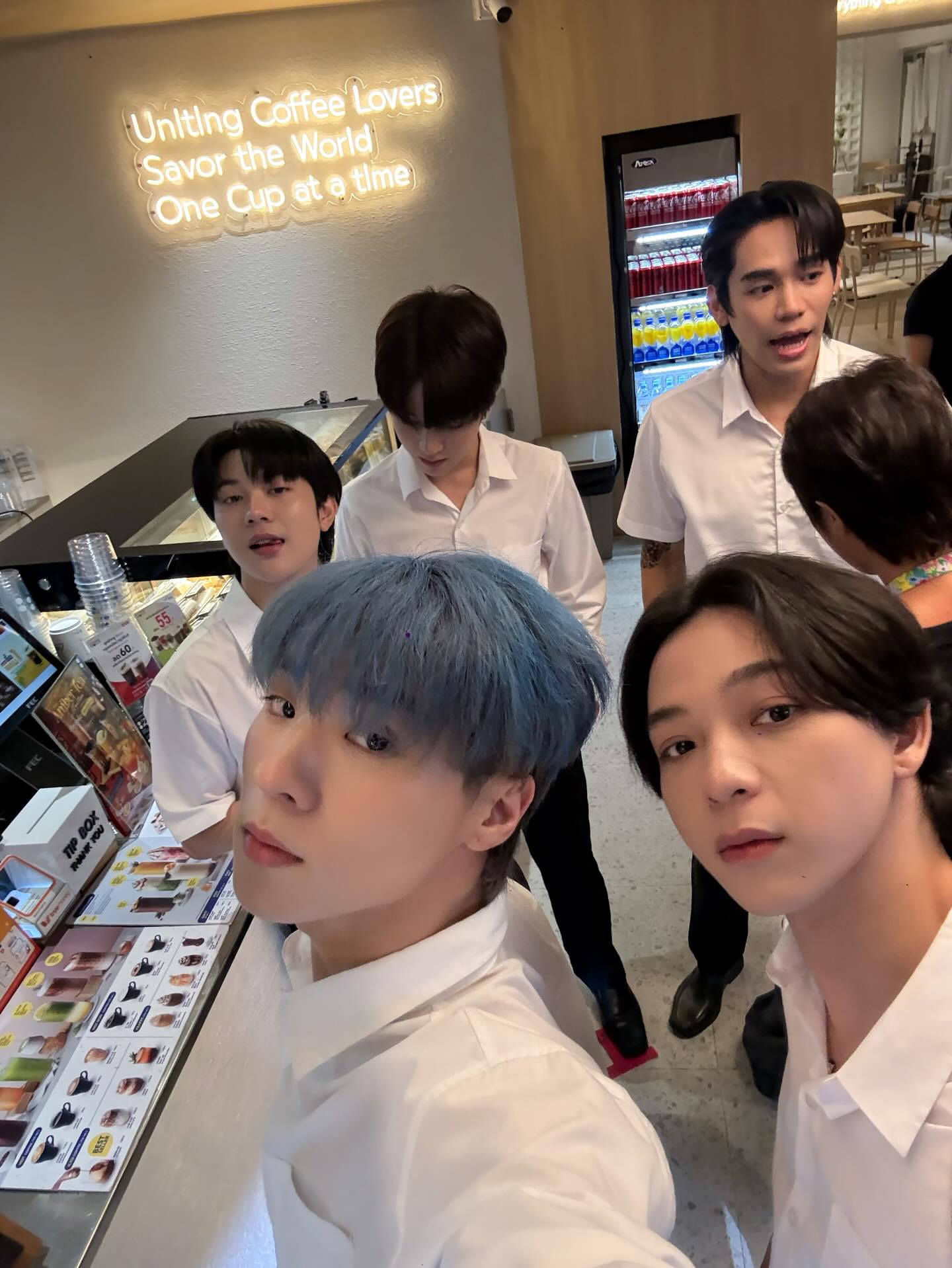 โอ๊ต - ธาราธร พุ่มโพธิงาม