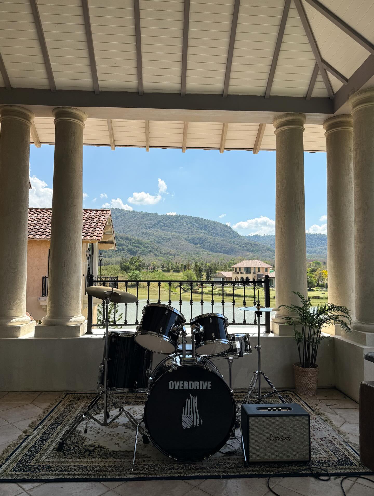 โอ๊ต - ธาราธร พุ่มโพธิงาม