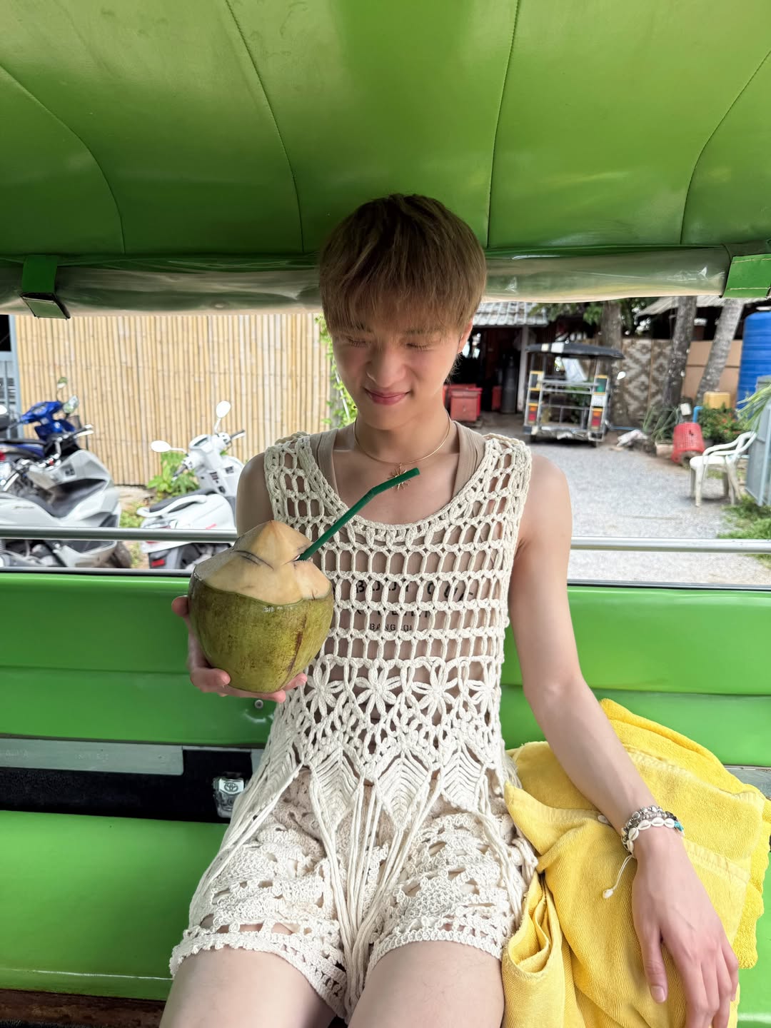 โอ๊ต - ธาราธร พุ่มโพธิงาม