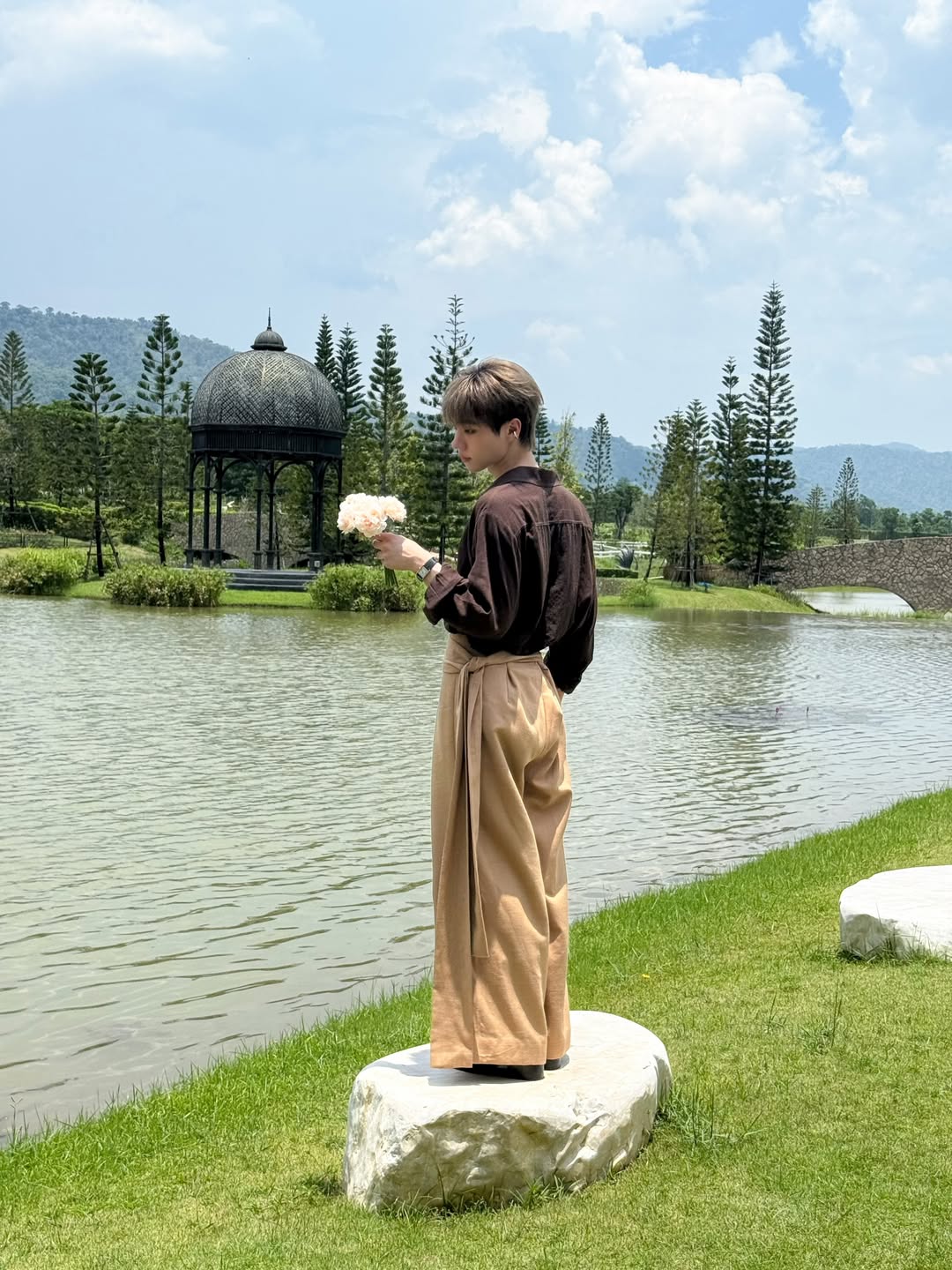 โอ๊ต - ธาราธร พุ่มโพธิงาม