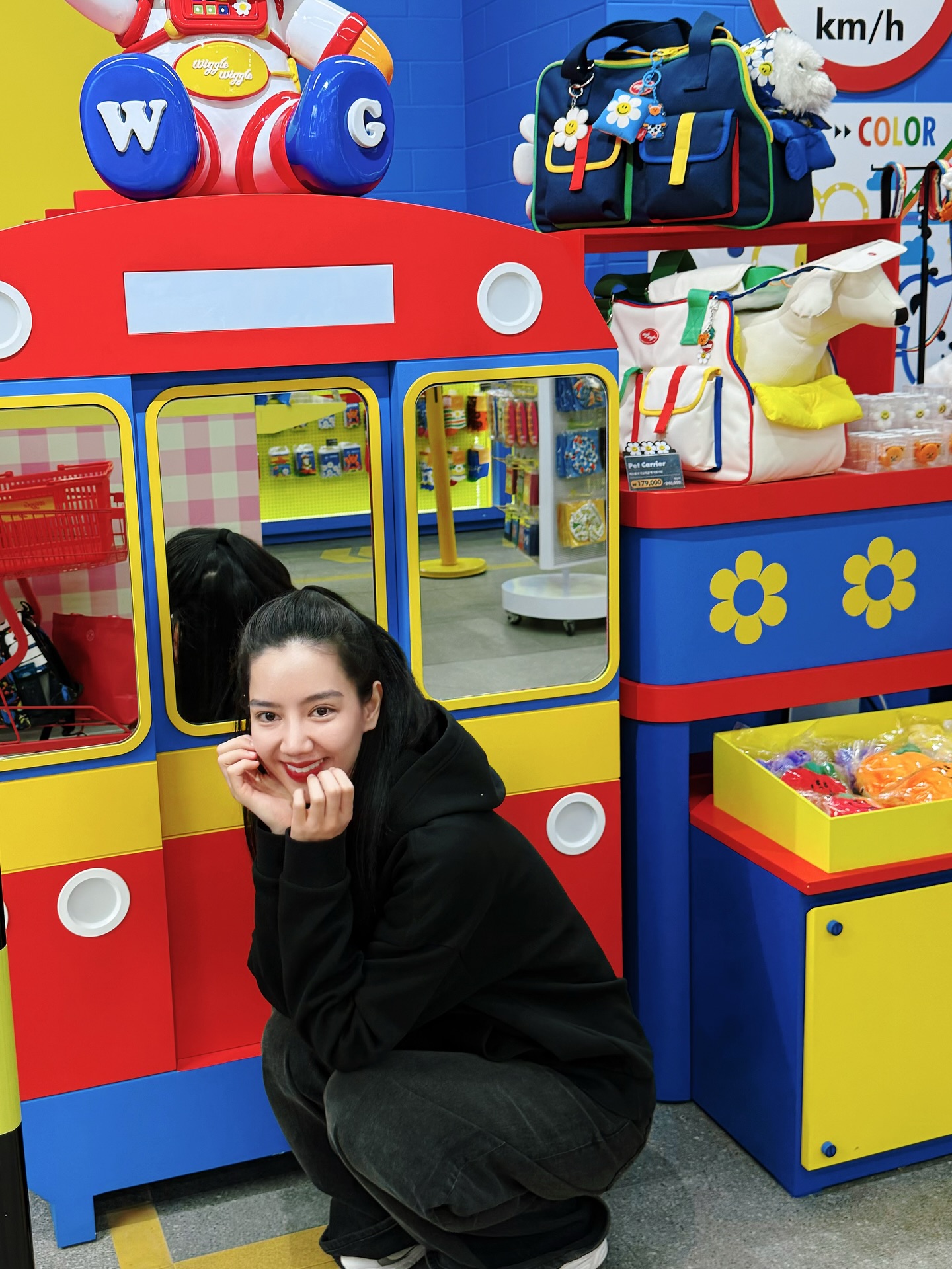 ริชชี่ - อรเณศ ดีคาบาเลส