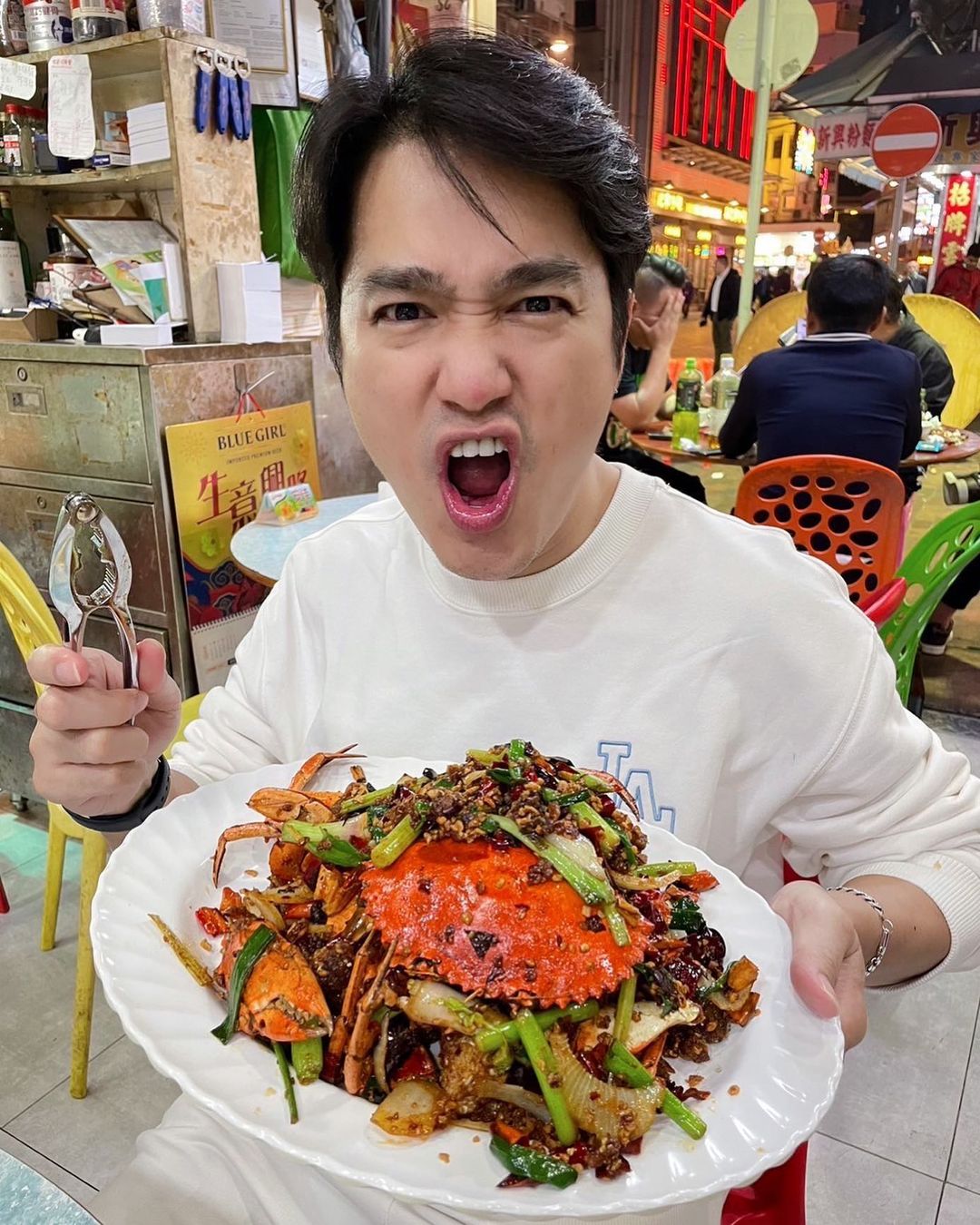 เอ๊ะ - จิรากร สมพิทักษ์