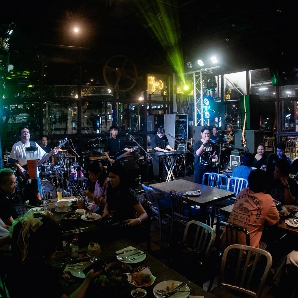 เอ๊ะ - จิรากร สมพิทักษ์