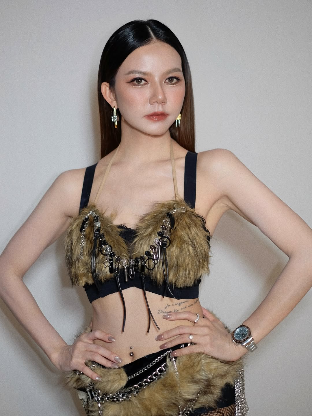 จ๊ะ - นงผณี มหาดไทย
