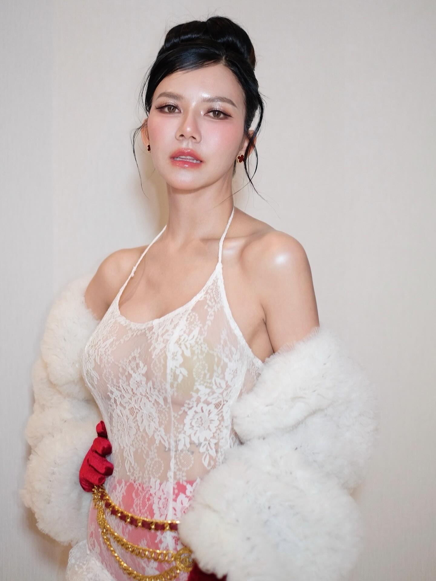 จ๊ะ - นงผณี มหาดไทย