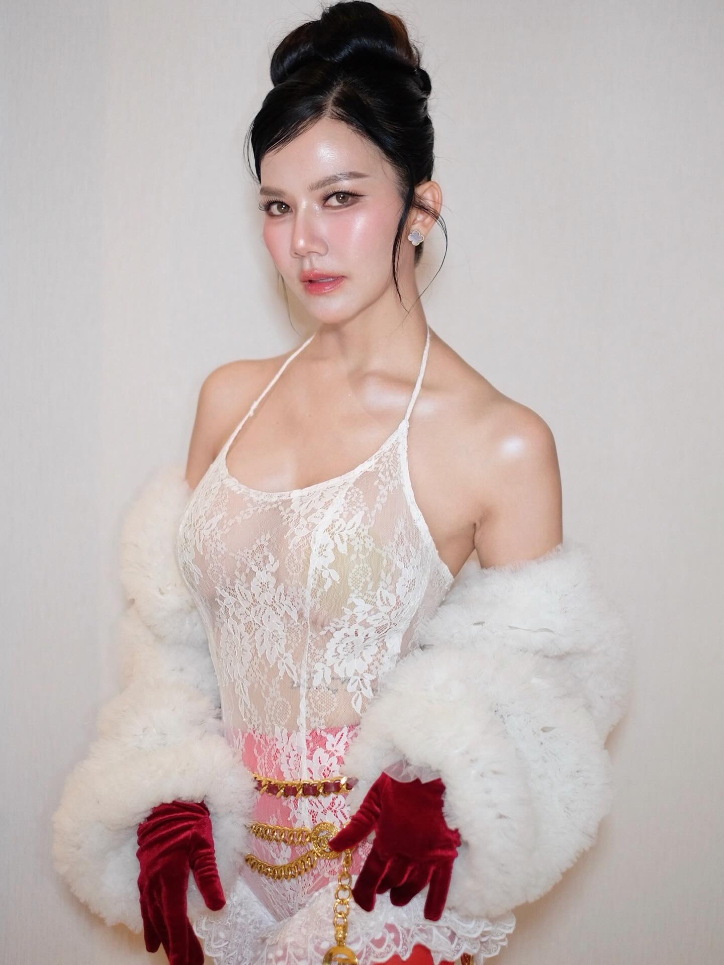 จ๊ะ - นงผณี มหาดไทย