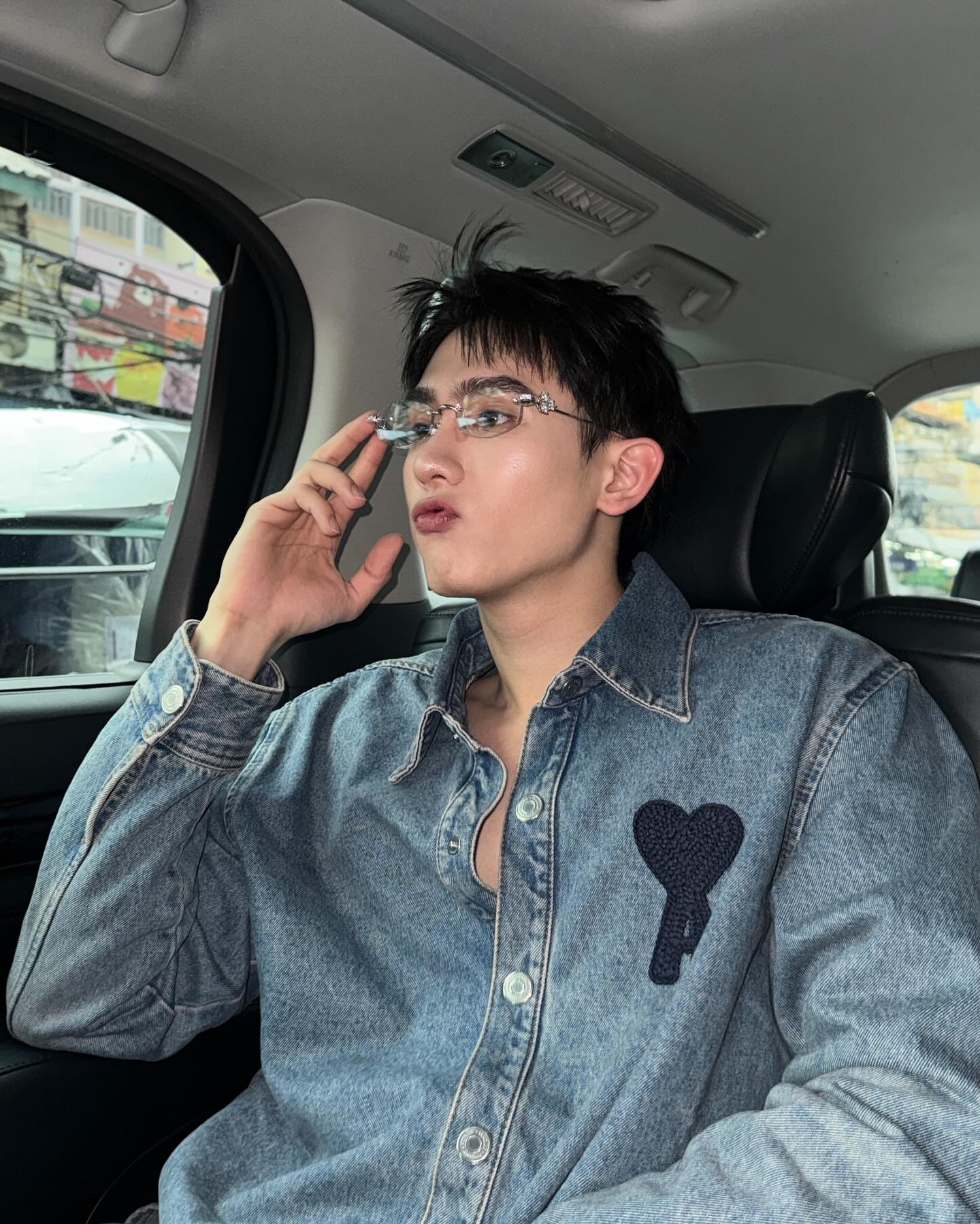 บุ๊ค - กษิดิ์เดช ปลูกผล