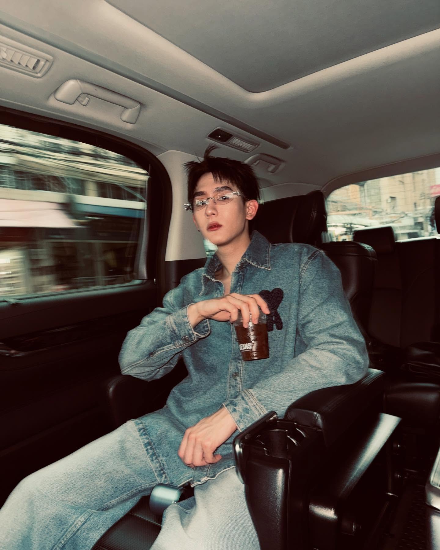 บุ๊ค - กษิดิ์เดช ปลูกผล