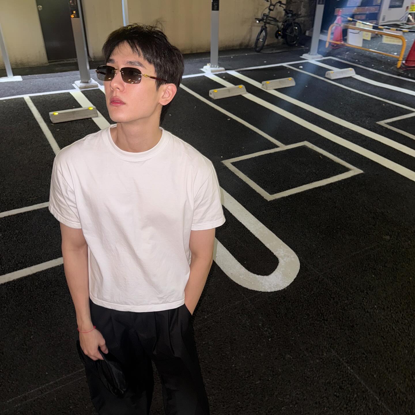 บุ๊ค - กษิดิ์เดช ปลูกผล
