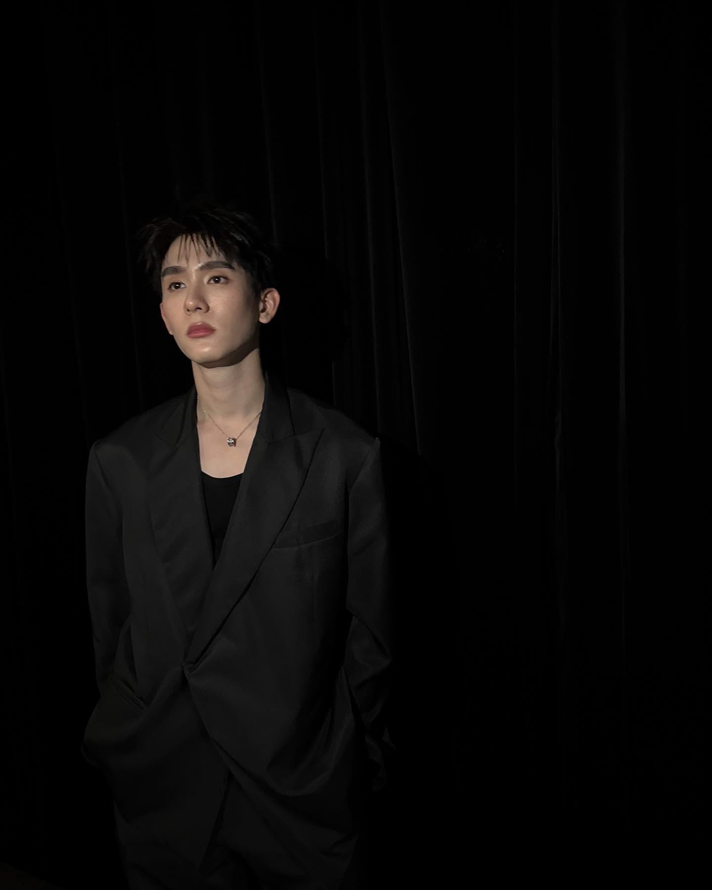 บุ๊ค - กษิดิ์เดช ปลูกผล