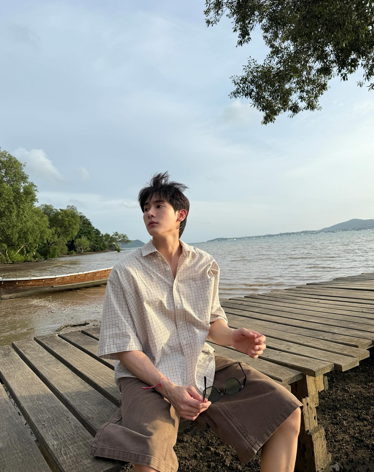บุ๊ค - กษิดิ์เดช ปลูกผล