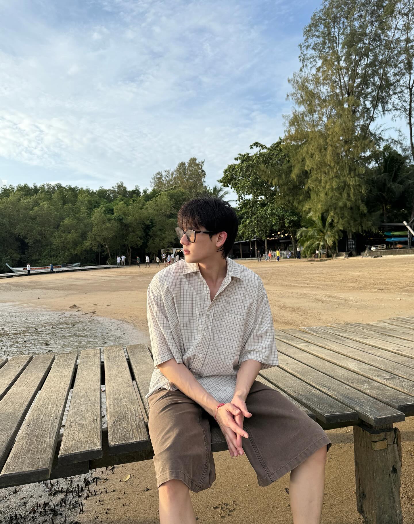 บุ๊ค - กษิดิ์เดช ปลูกผล