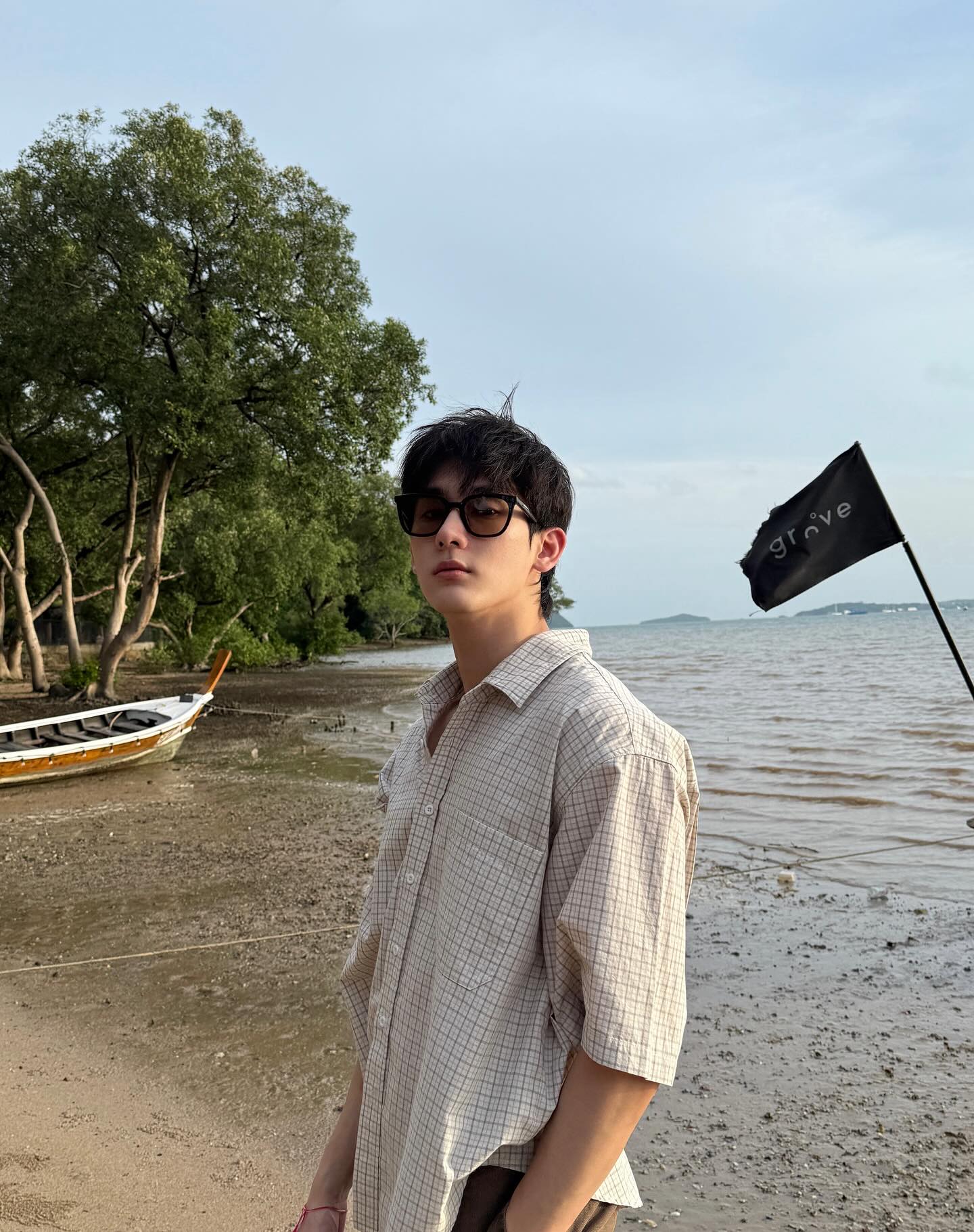 บุ๊ค - กษิดิ์เดช ปลูกผล