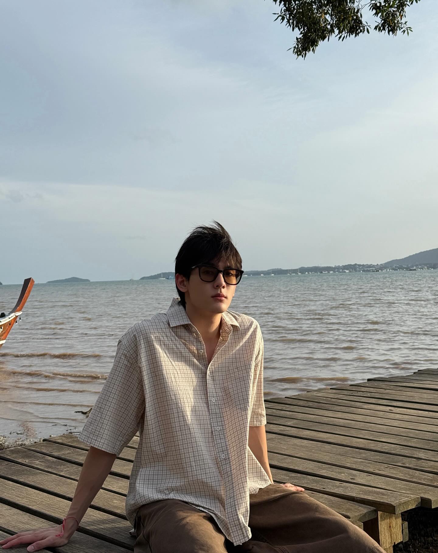 บุ๊ค - กษิดิ์เดช ปลูกผล
