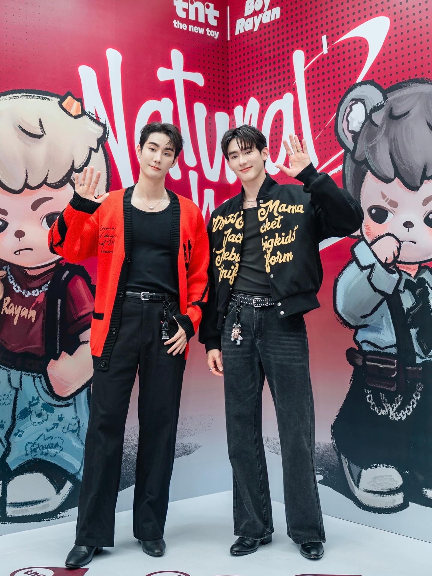 บุ๊ค - กษิดิ์เดช ปลูกผล