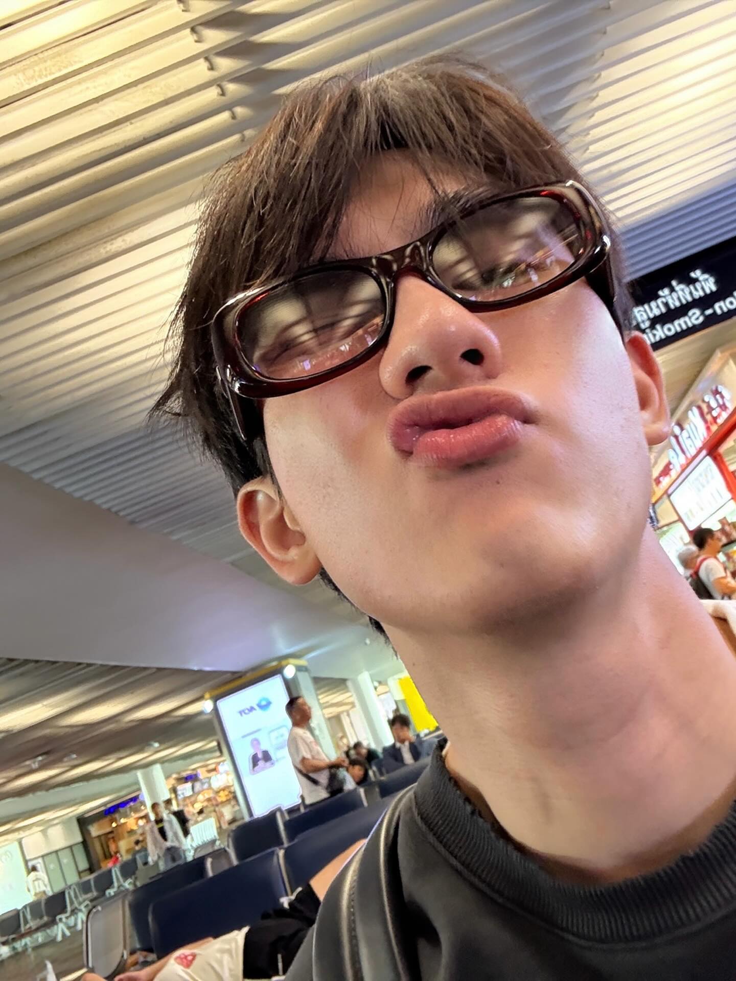 บุ๊ค - กษิดิ์เดช ปลูกผล