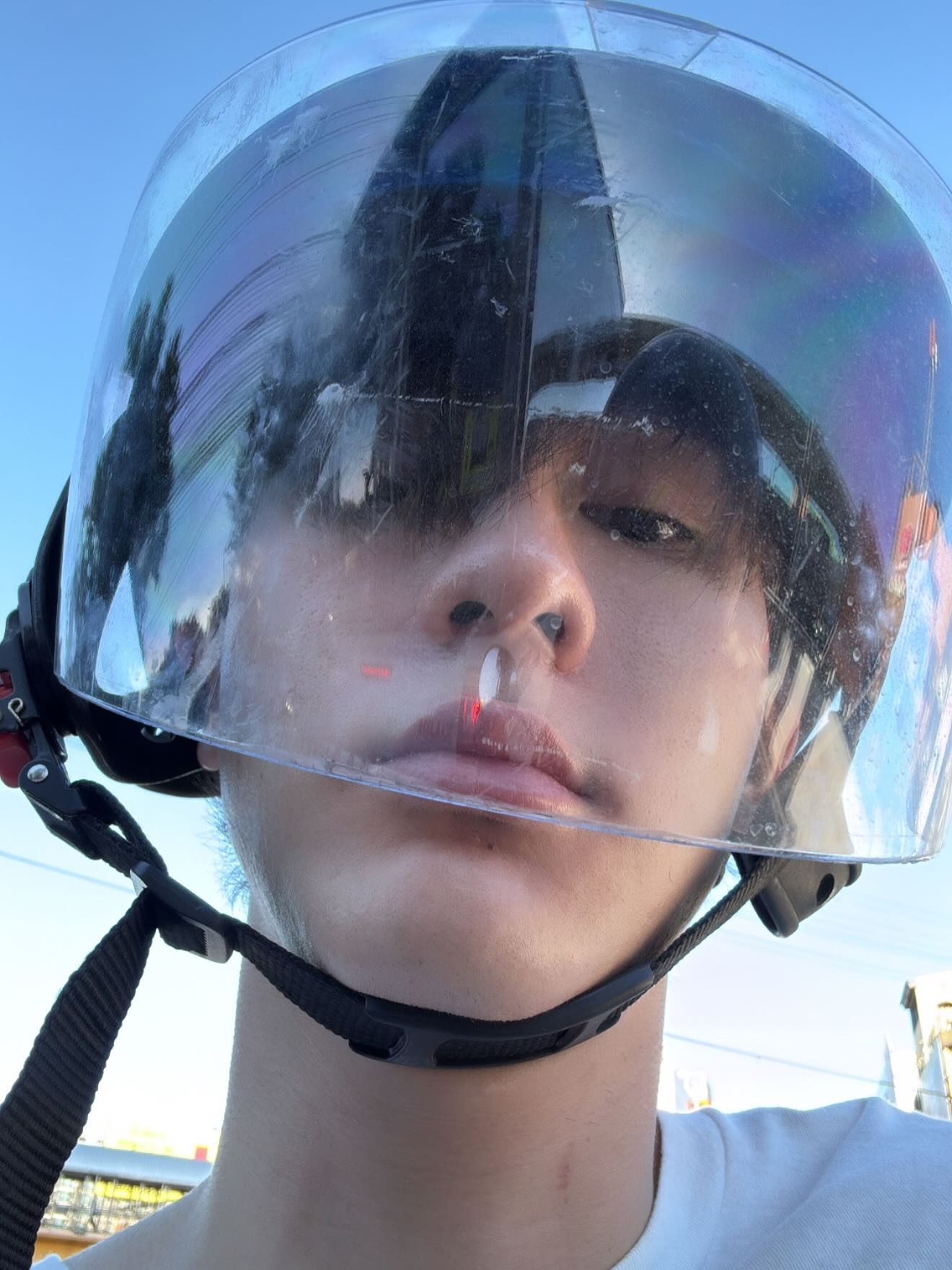บุ๊ค - กษิดิ์เดช ปลูกผล