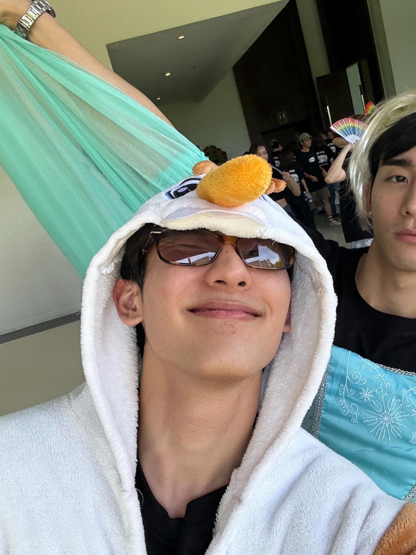 บุ๊ค - กษิดิ์เดช ปลูกผล