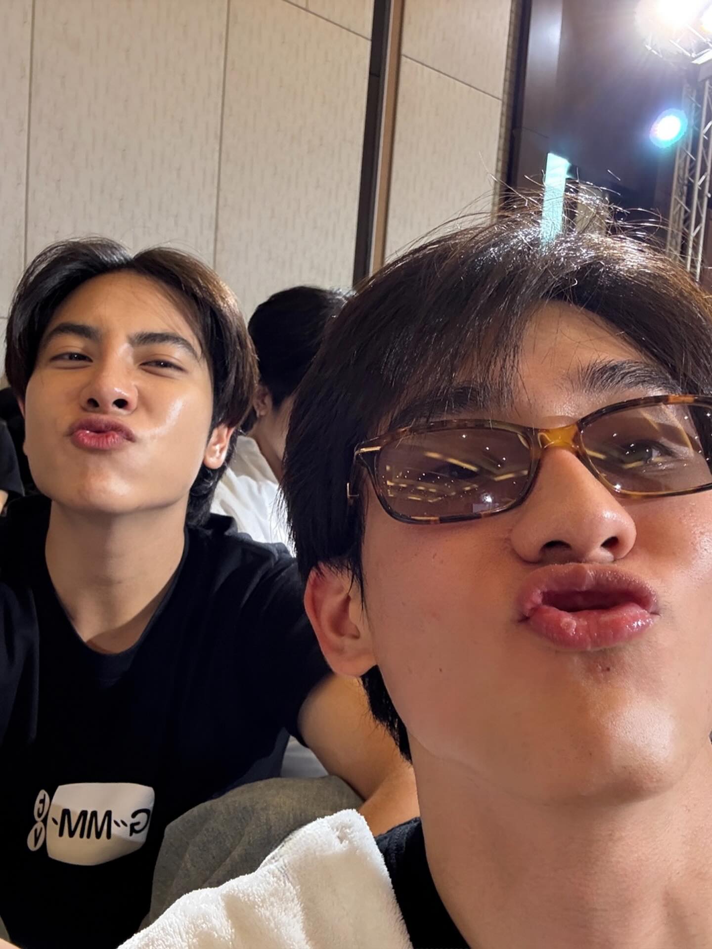 บุ๊ค - กษิดิ์เดช ปลูกผล
