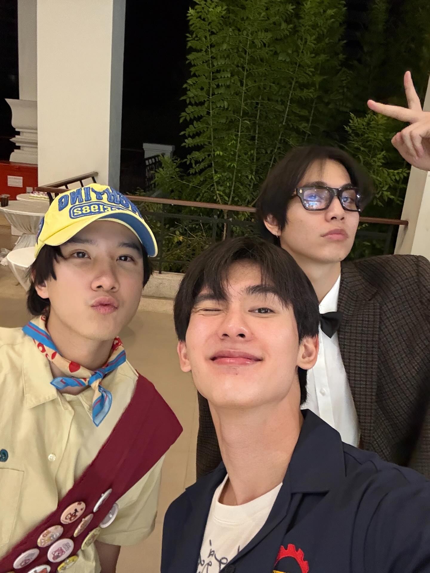 บุ๊ค - กษิดิ์เดช ปลูกผล