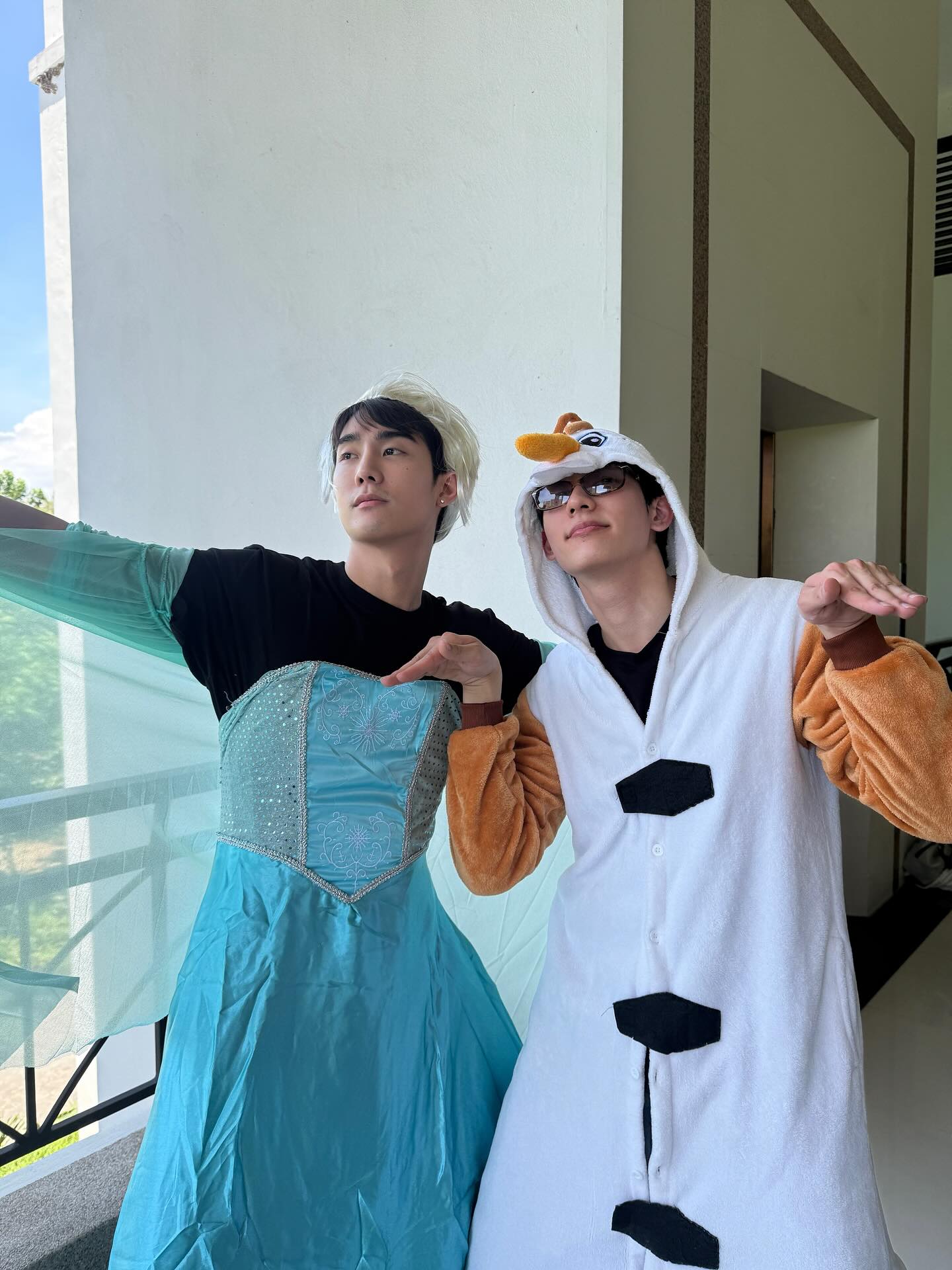 บุ๊ค - กษิดิ์เดช ปลูกผล
