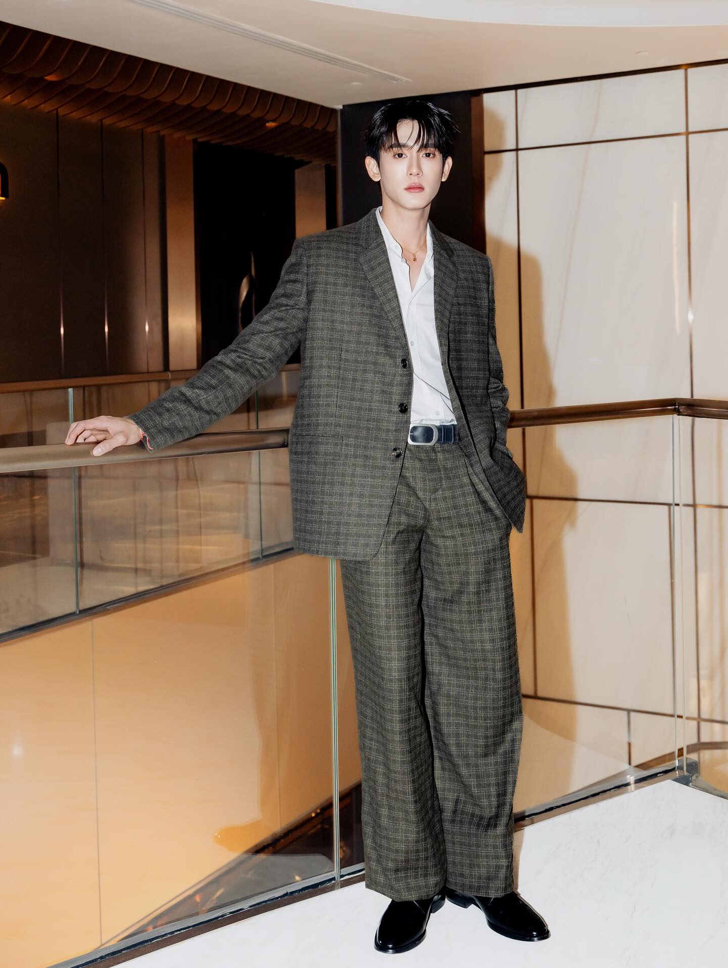 บุ๊ค - กษิดิ์เดช ปลูกผล