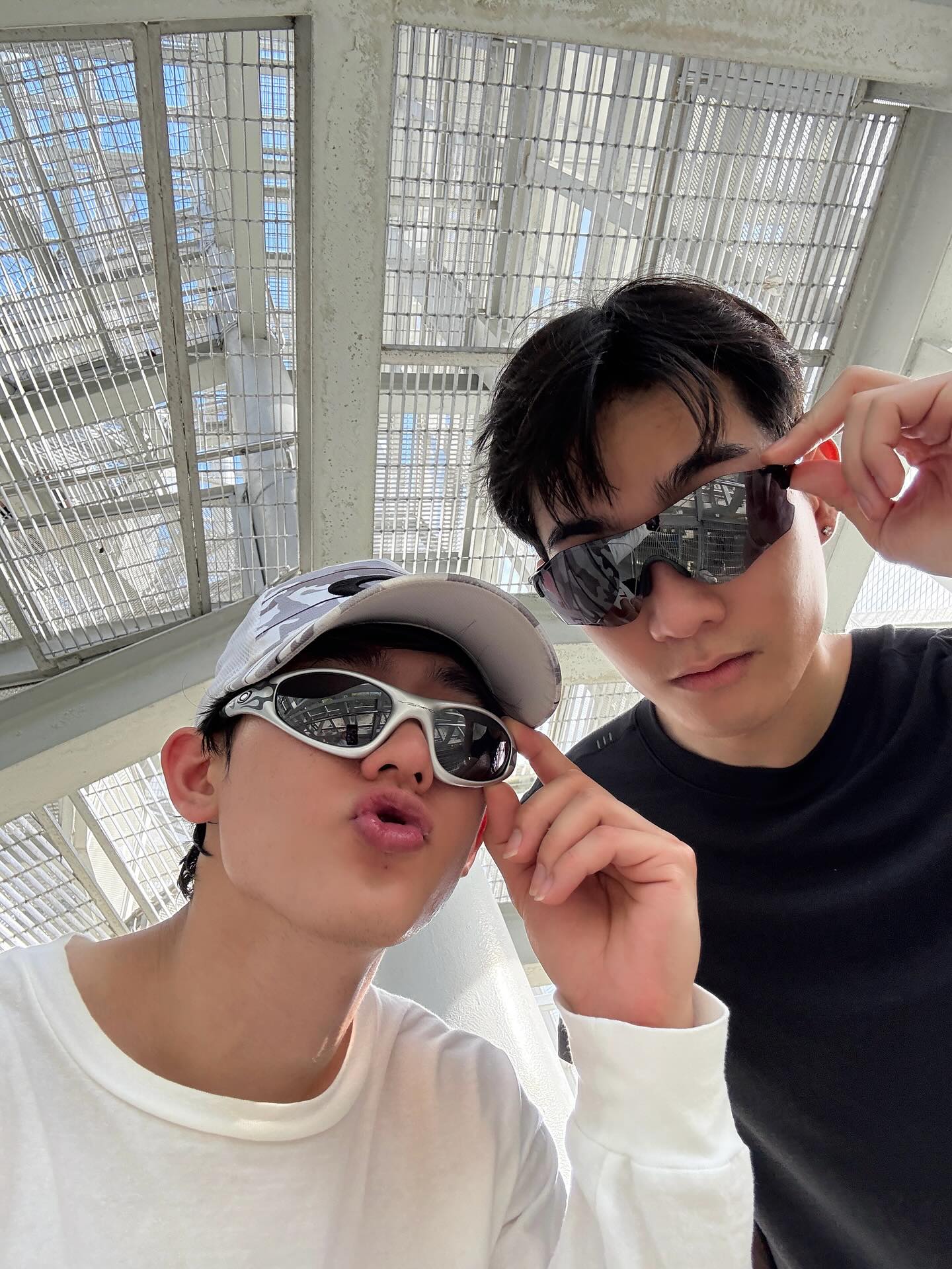 บุ๊ค - กษิดิ์เดช ปลูกผล