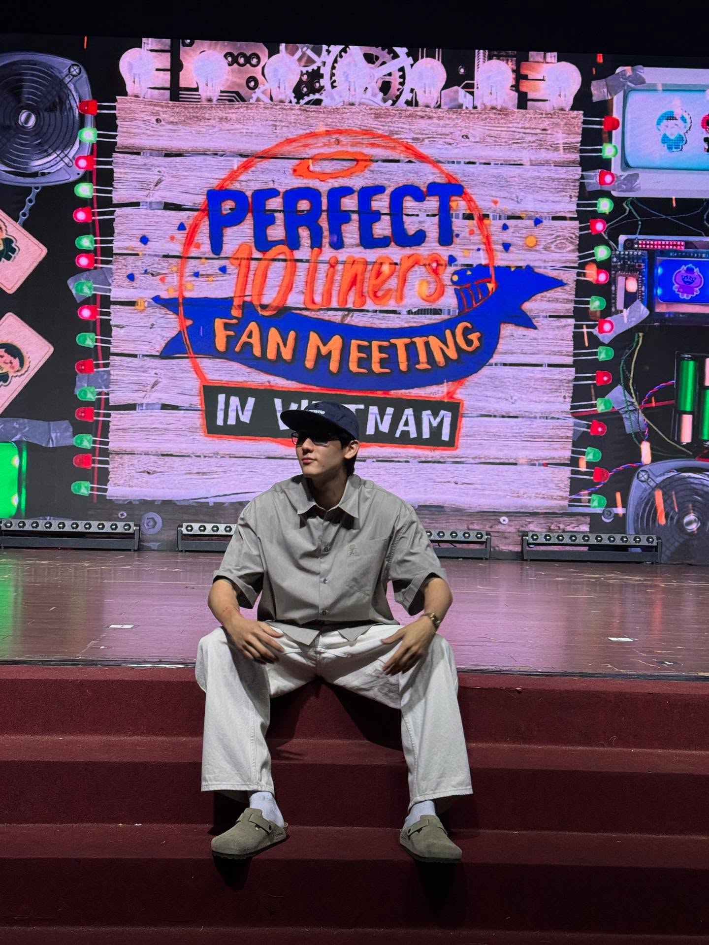 บุ๊ค - กษิดิ์เดช ปลูกผล