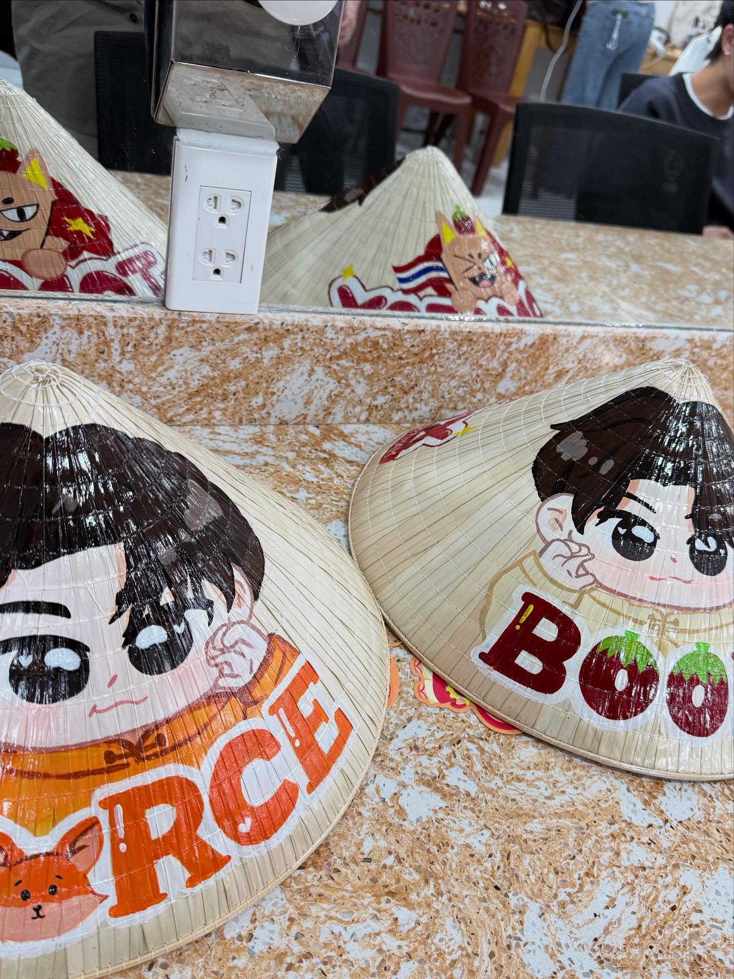 บุ๊ค - กษิดิ์เดช ปลูกผล