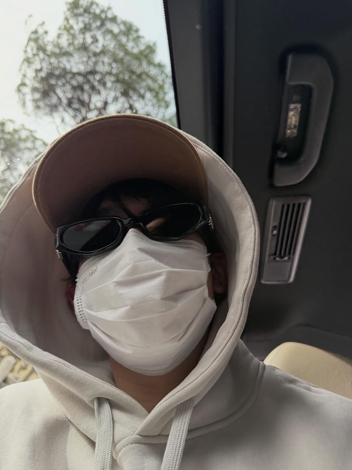 บุ๊ค - กษิดิ์เดช ปลูกผล