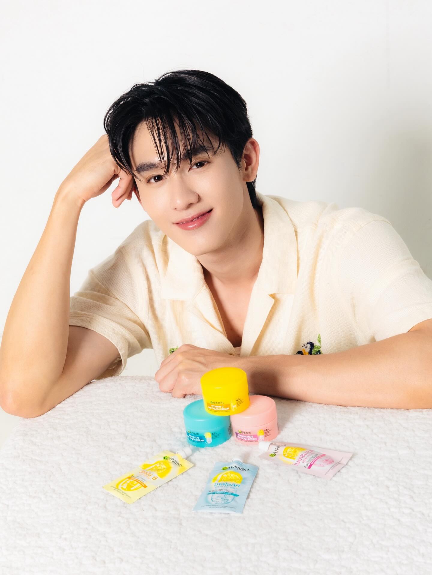 บุ๊ค - กษิดิ์เดช ปลูกผล