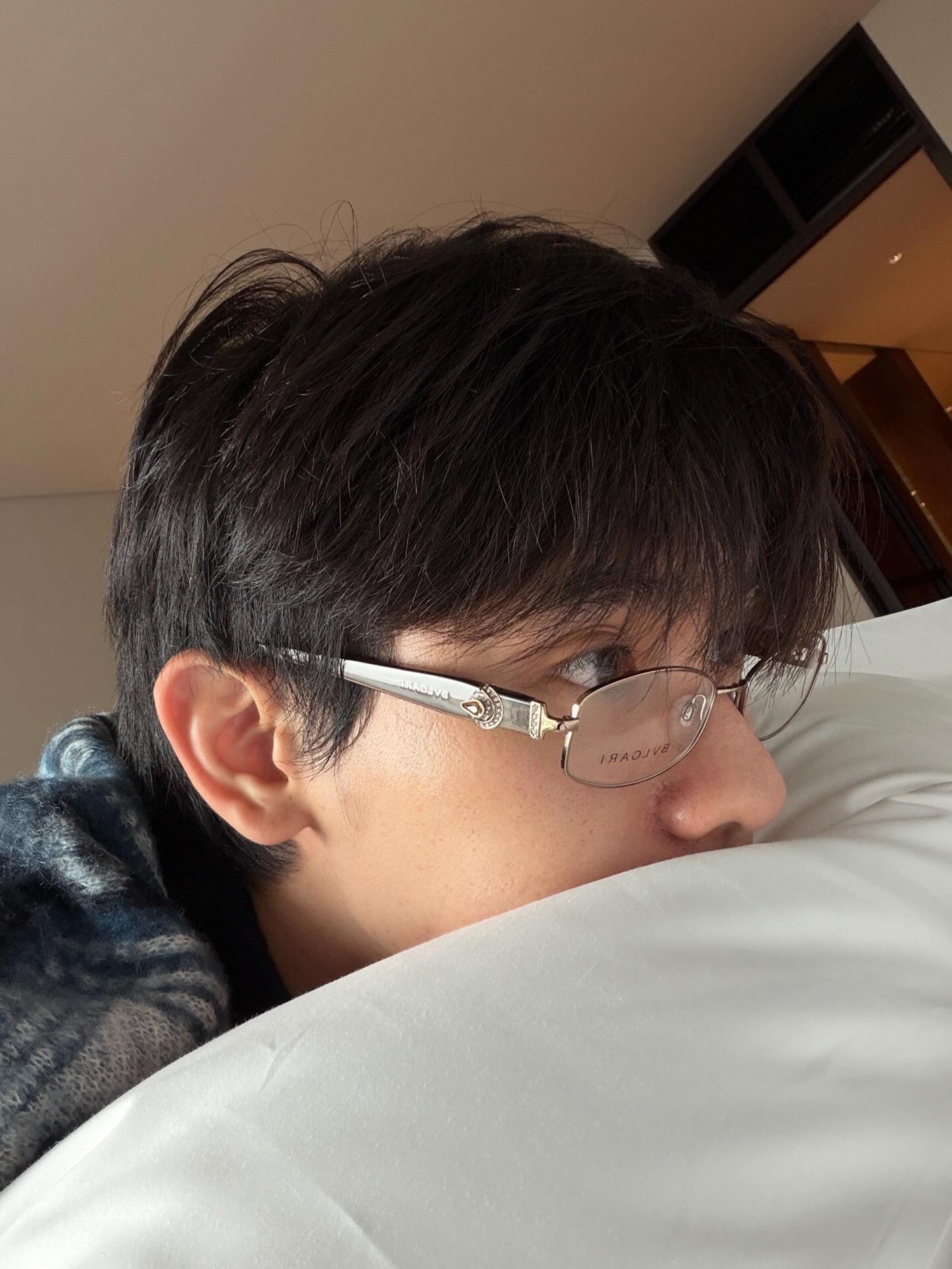 บุ๊ค - กษิดิ์เดช ปลูกผล