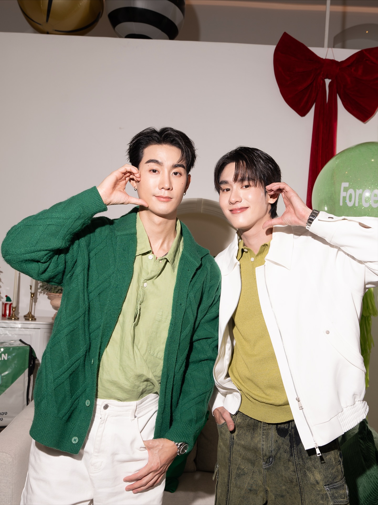 บุ๊ค - กษิดิ์เดช ปลูกผล