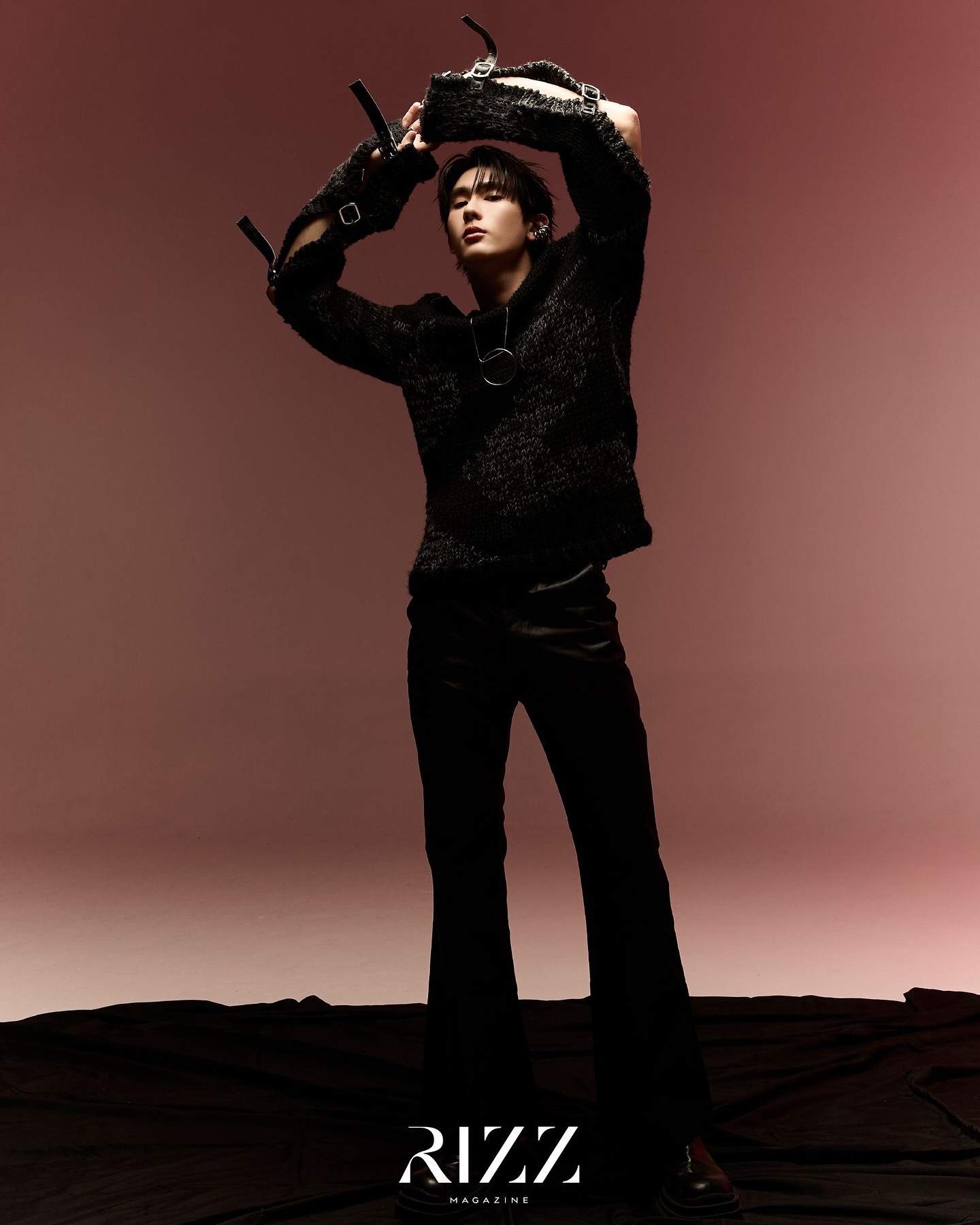 บุ๊ค - กษิดิ์เดช ปลูกผล