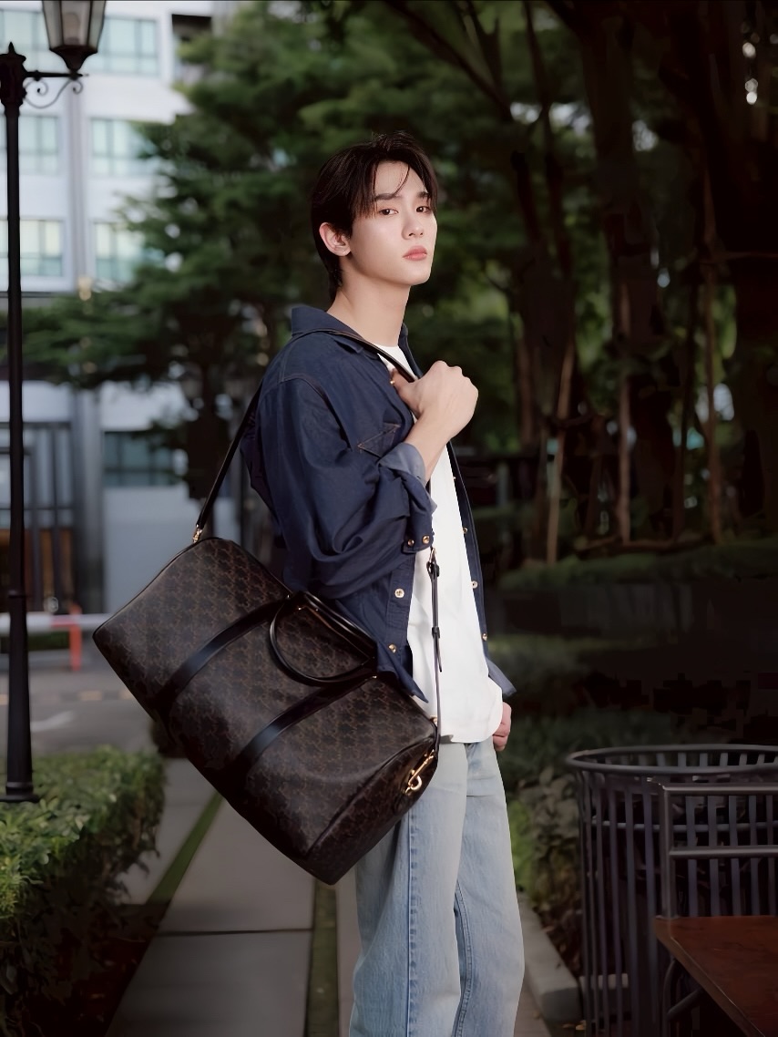 บุ๊ค - กษิดิ์เดช ปลูกผล