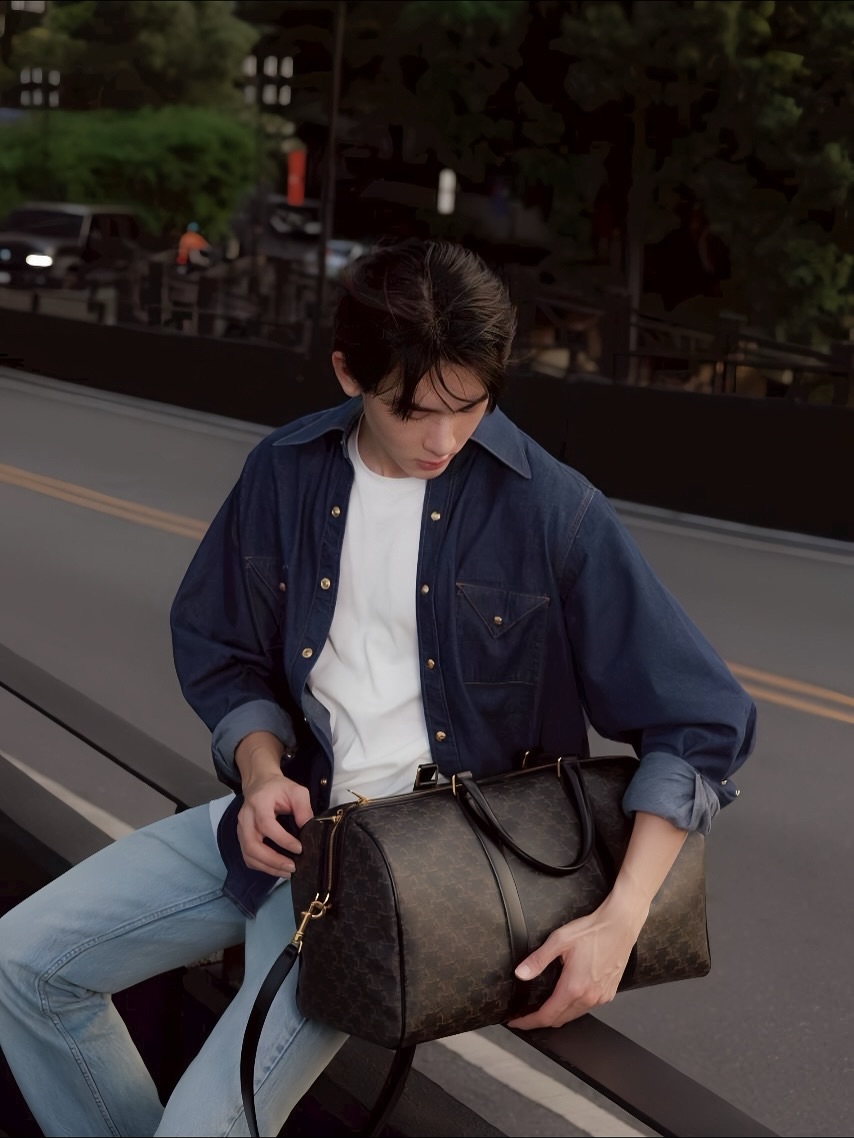 บุ๊ค - กษิดิ์เดช ปลูกผล