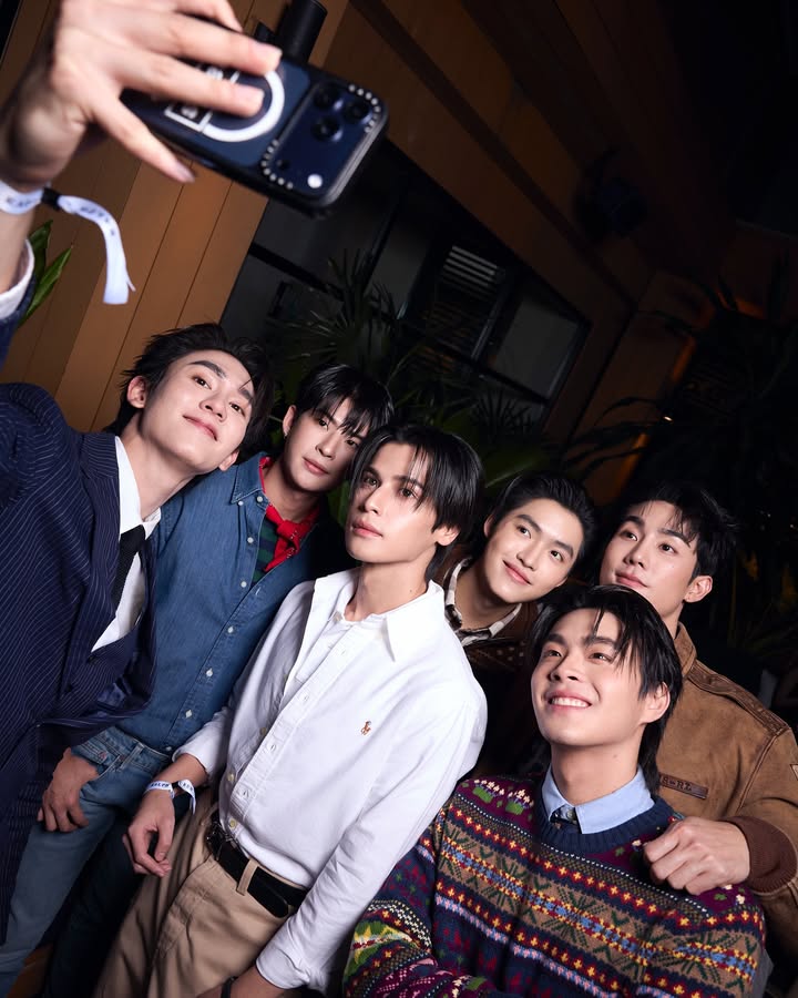 บุ๊ค - กษิดิ์เดช ปลูกผล