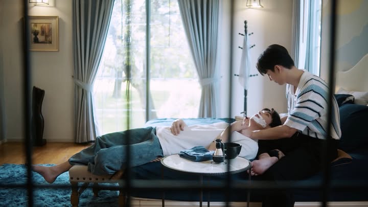 บุ๊ค - กษิดิ์เดช ปลูกผล