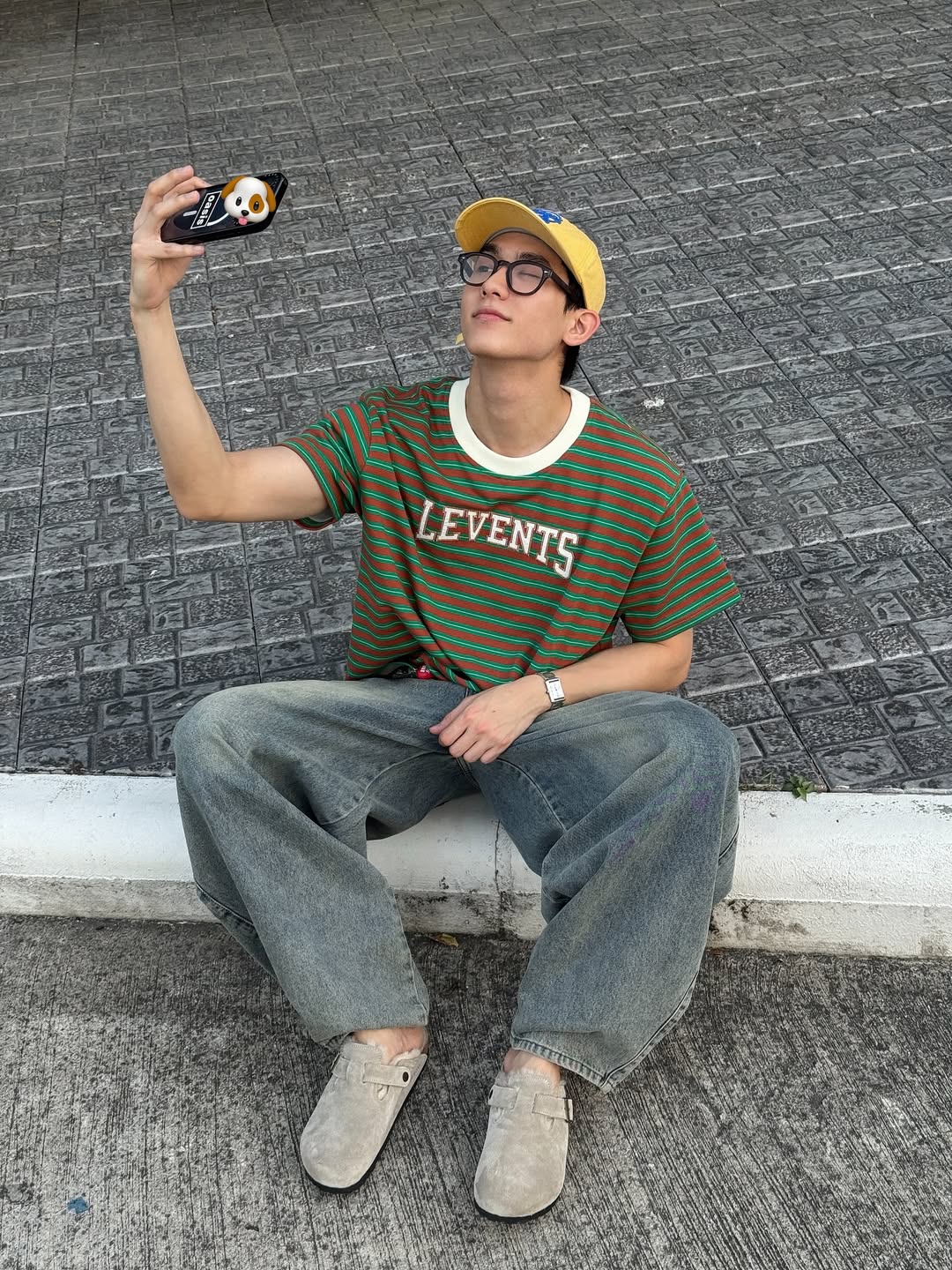 บุ๊ค - กษิดิ์เดช ปลูกผล